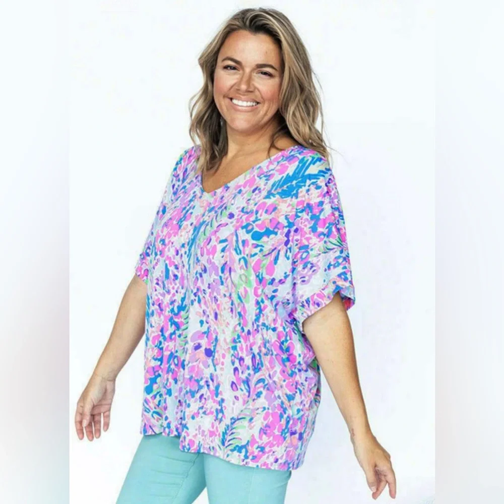 #2 Plus Size Plant Print V Neck Top - Picture 3 of 4